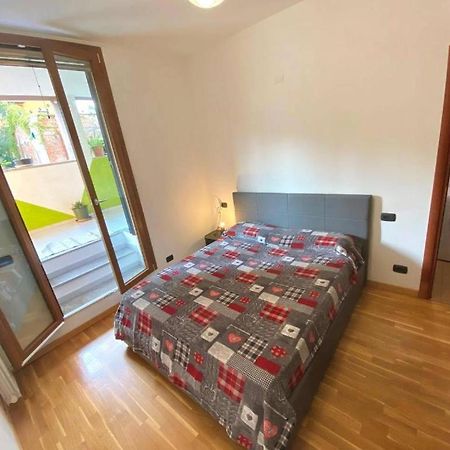 Conte Rosso House, Con Doppia Terrazza In Coorte Tranquilla A Due Passi Da Stazione E Metropolitana Lambrate Apartment Milano Ngoại thất bức ảnh
