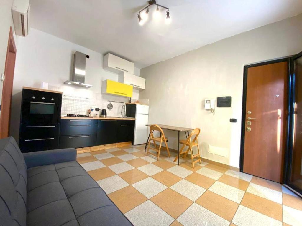 Conte Rosso House, Con Doppia Terrazza In Coorte Tranquilla A Due Passi Da Stazione E Metropolitana Lambrate Apartment Milano Ngoại thất bức ảnh